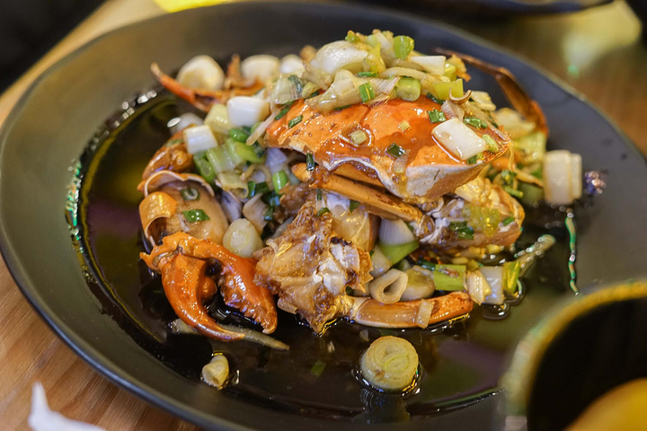 "好吃的蟹，一定是肉质细嫩，饱满，紧实的，阿杜家的螃蟹肉非常饱满，肉把蟹壳都撑得满当_阿杜炒蟹·龙虾，烧烤，海鲜(云岩店)"的评论图片