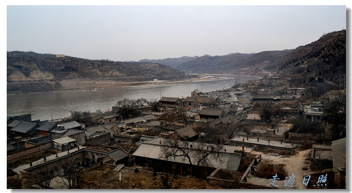 "中午 抵达 山西的最西 吕梁市的 碛口古镇黄河对面的塔，属于陕西了。全程 大概 200 公里_碛口古镇"的评论图片
