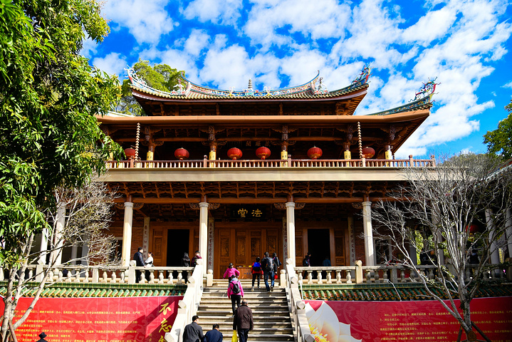 人的感觉很好整个游览过程大概需要152小时如果要爬五