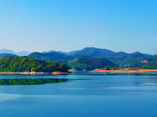 卢湖竹海旅游风景区