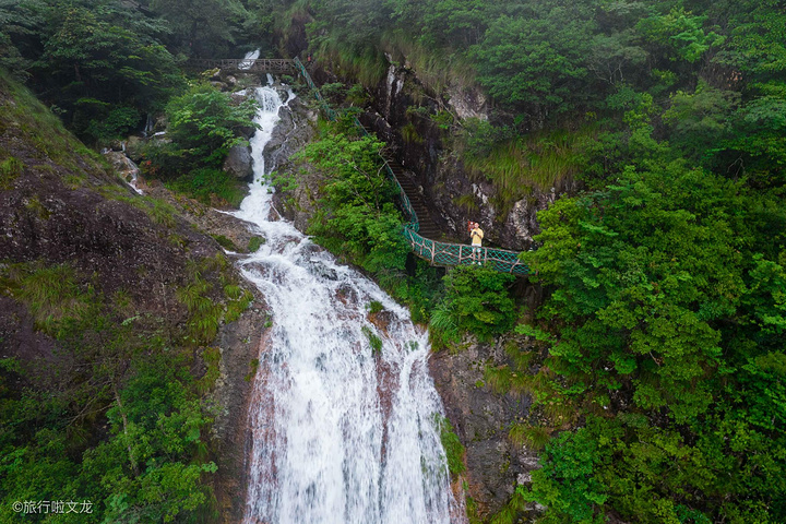 "...环境也保存的很完好，空气中的负氧离子也很丰富，景区里最有名的是神龙瀑布，最合适游玩的季节是夏季_神龙谷"的评论图片