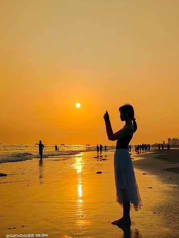 夏日旅游去哪儿？青岛、北海等你来