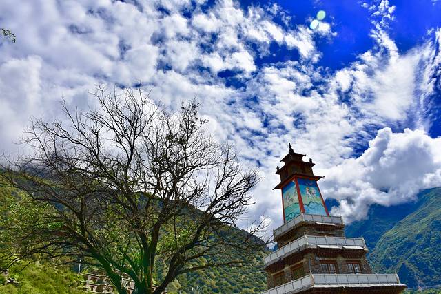 秀巴千年古堡群