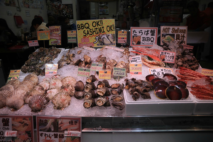 "非常素，河豚量很少，火锅分量也不大。河豚火锅。鳗鱼海螺和大虾，在黑门市场随处可见_黑门市场"的评论图片