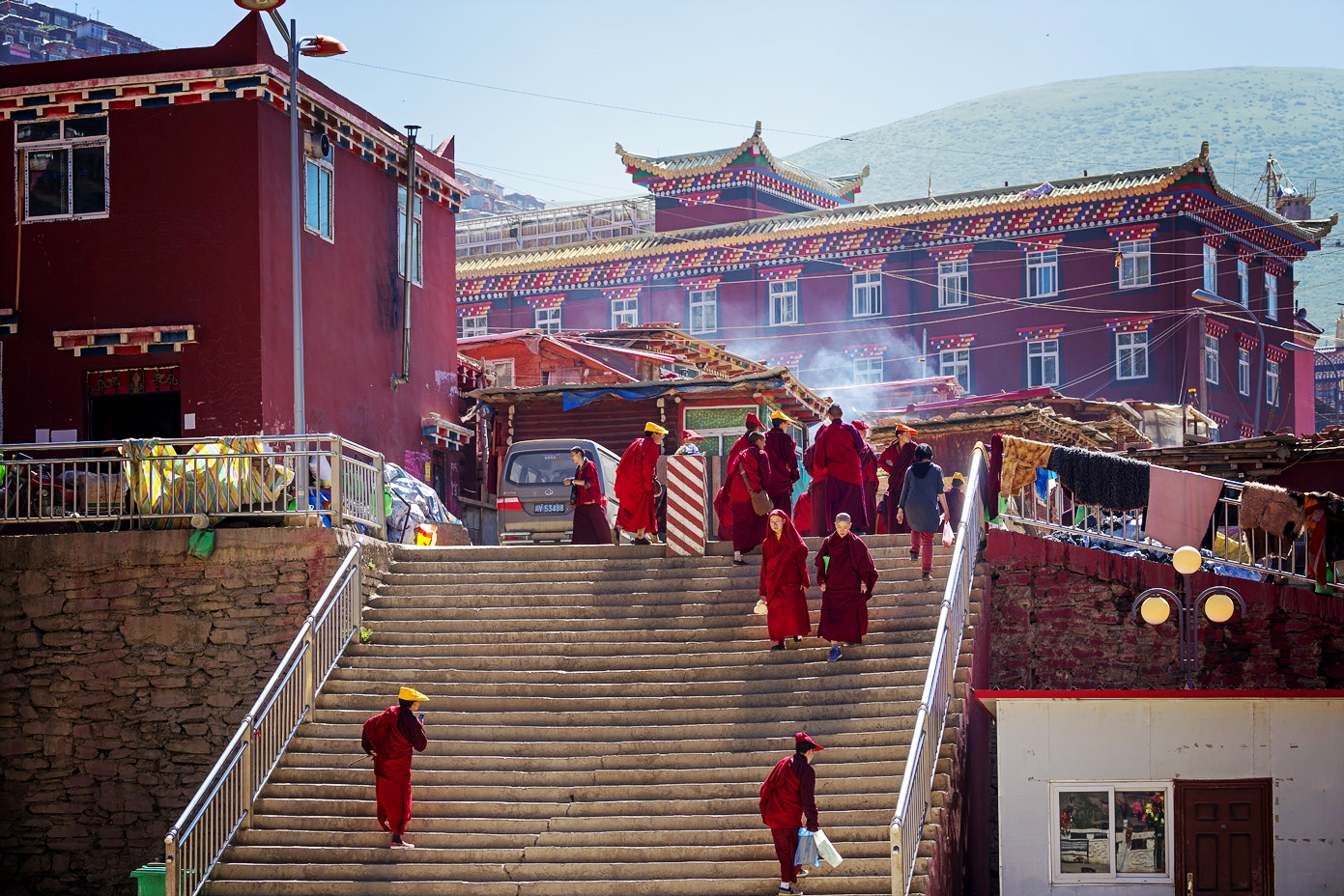 中国佛学院普陀山学院举行2021年秋季入学升旗仪式