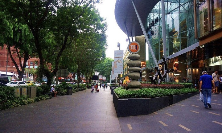 " 乌节路是新加坡著名的旅游购物街，时尚潮流的集結地，是喜欢血拼(shopping)的游客的购物天堂_乌节路"的评论图片