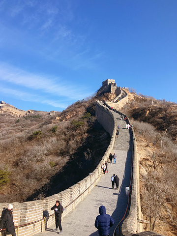 "借用白岩松那句感慨：所有的东西都容易轻易地错过，旅行中的一顿饭，你只要没吃，再吃三十年后了，还..._八达岭长城"的评论图片