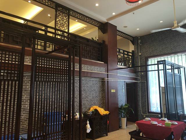 侬佳蒸菜馆(听潮店)