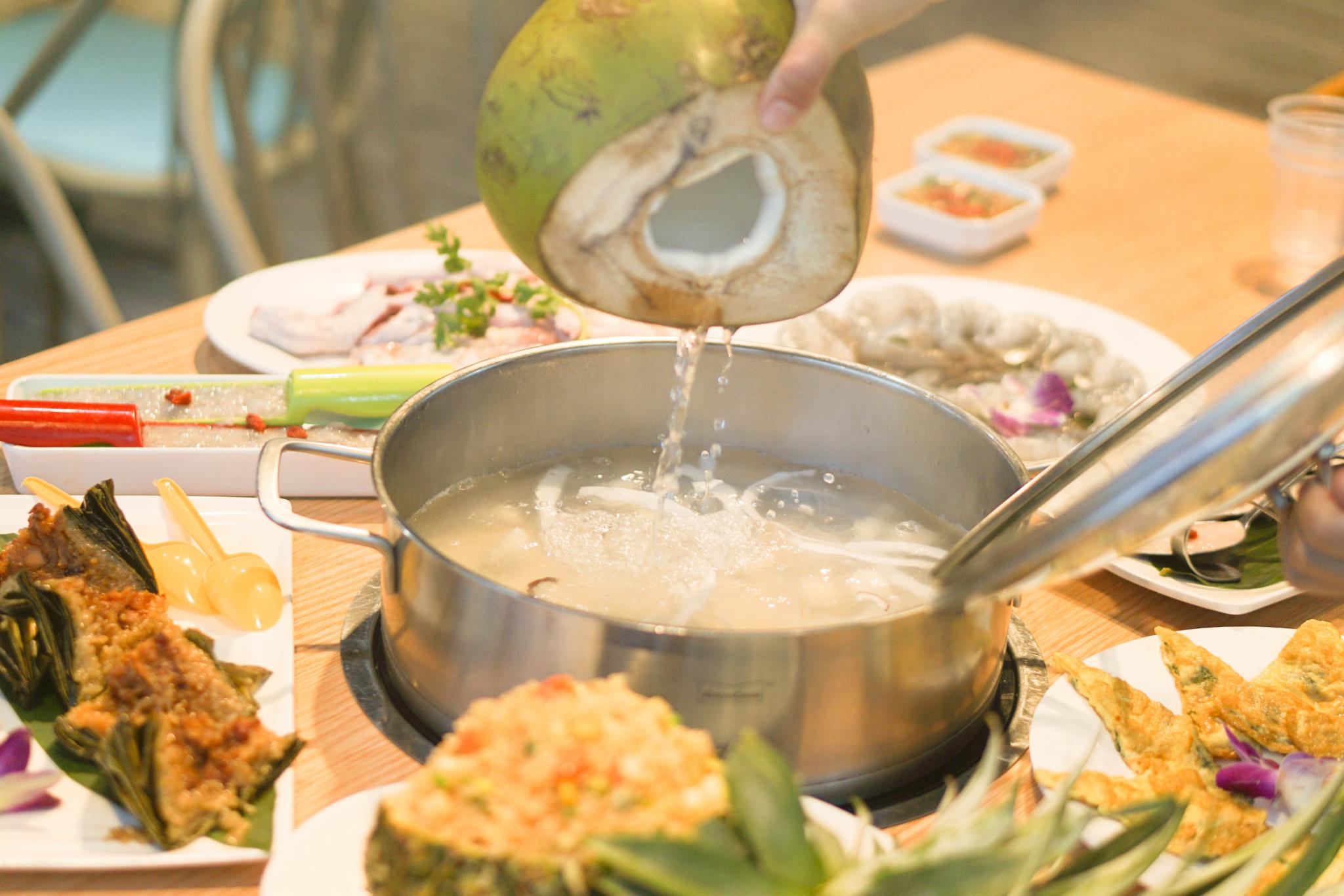 2021嗲嗲的椰子鸡(亚龙湾总店)美食餐厅,烫熟后的绣球菌口感很特别,.