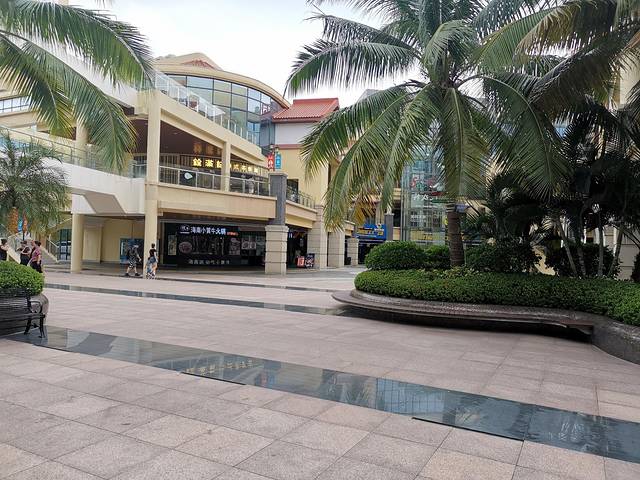 亚龙湾壹号小镇·奥特莱斯