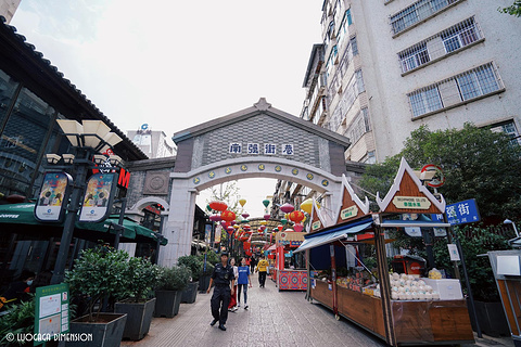 南强街小吃步行街旅游景点攻略图