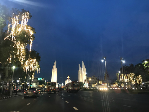 帕蓬夜市旅游景点图片