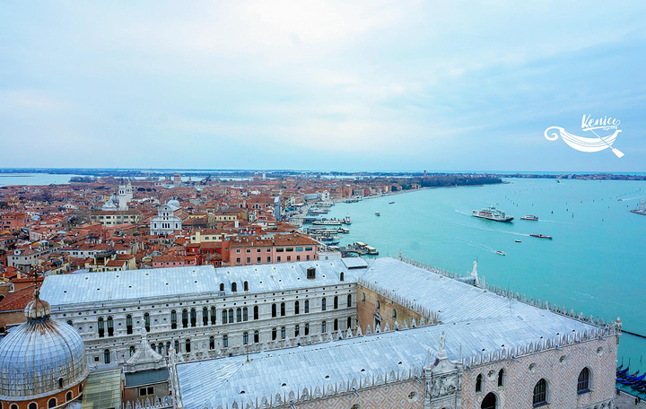 "坐电梯直达塔顶，你就可以收获整座威尼斯城的瑰丽。随手拍都是好风景。手机再来一张。圣乔治马焦雷教堂_圣马可钟楼"的评论图片