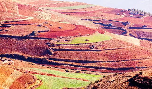 红土地落霞沟风景区