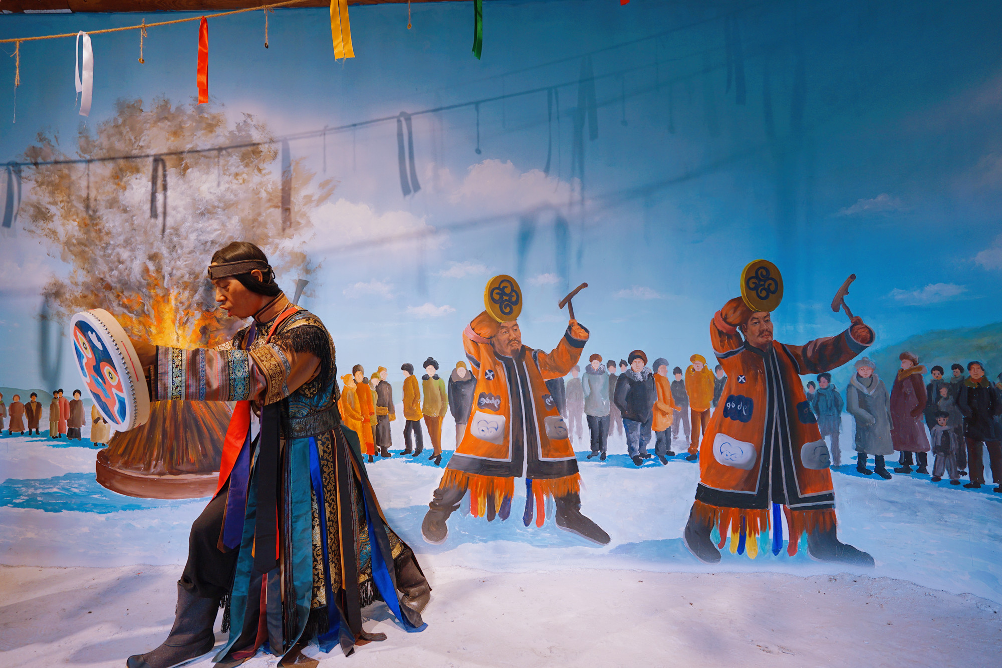 展馆五:满族的宗教文化展示,主要展示满族的宗教信仰(萨满教),对自然