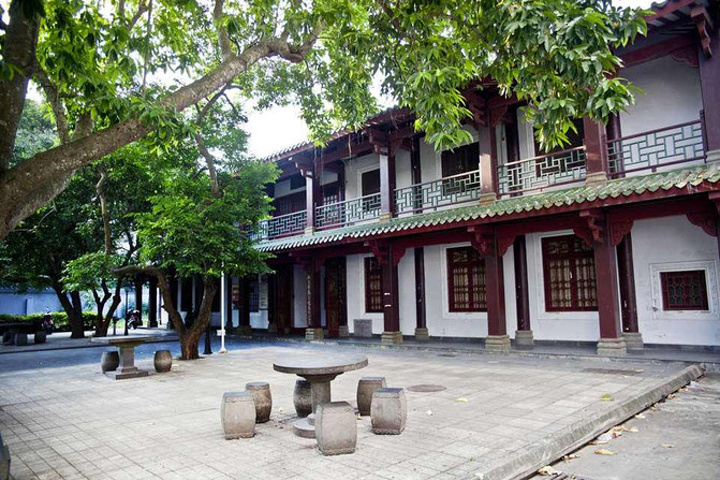 著名的粤剧,琼剧《搜书院》的故事就发生在此.