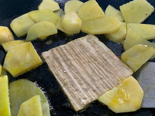 谢家乔凉粉烙锅店