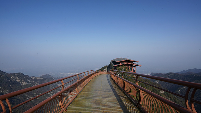 少华山玻璃栈道旅游景点图片