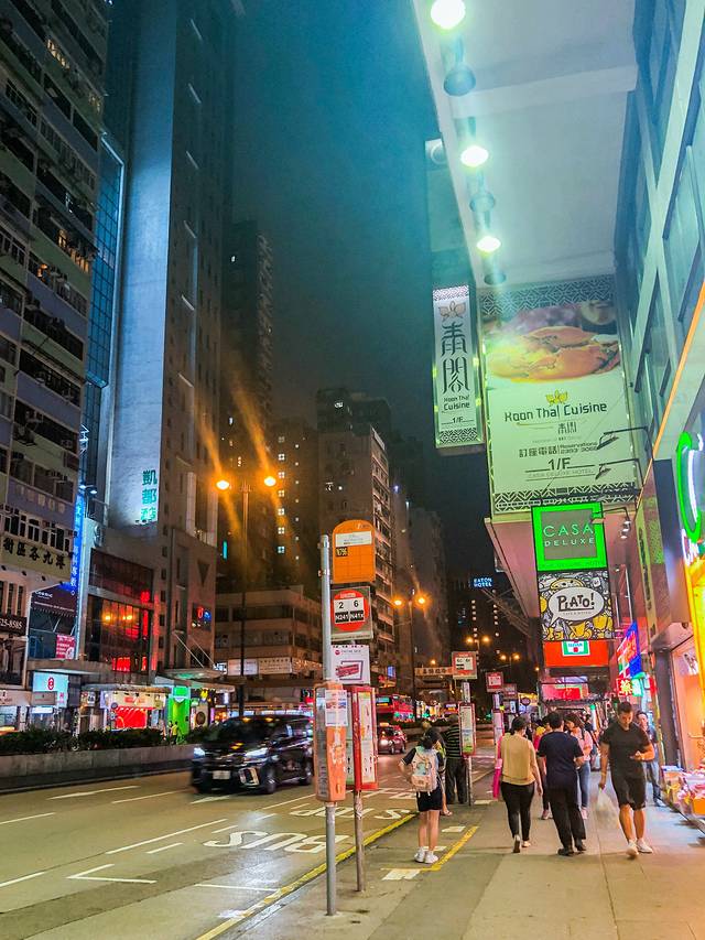 沙雕姐妹花暴走香港大澳,一个你没了解过的彩色离岛