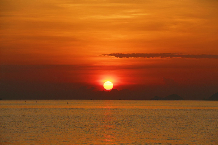 "【芽庄海滩】(游览时间 120分钟）你们有多久没有好好看过日出和日落了，下图来自越南芽庄的海上日出_芽庄海滩"的评论图片