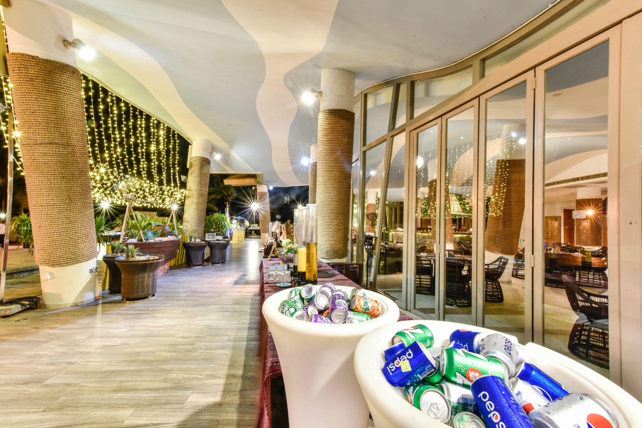 2023三亚亚龙湾迎宾馆·海洋主题海蓝餐厅美食餐厅,就是酒店会专车接送客人至海...【去哪儿攻略】