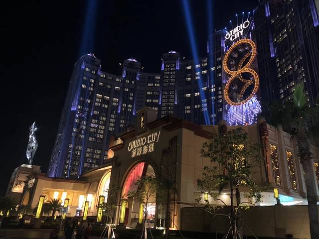 影汇之星8字形摩天轮