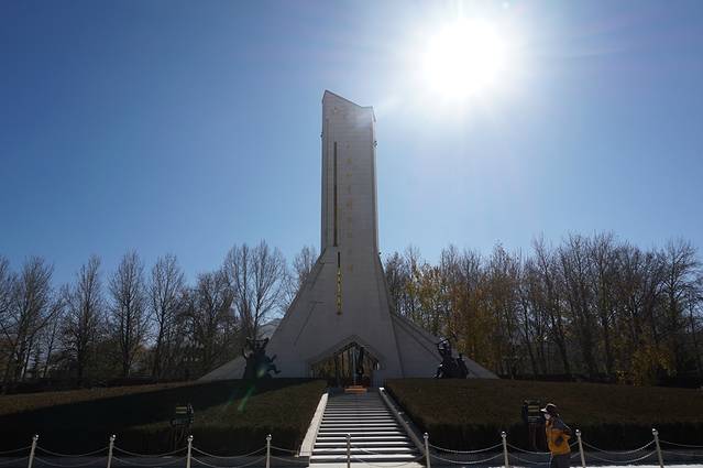 和平解放纪念碑