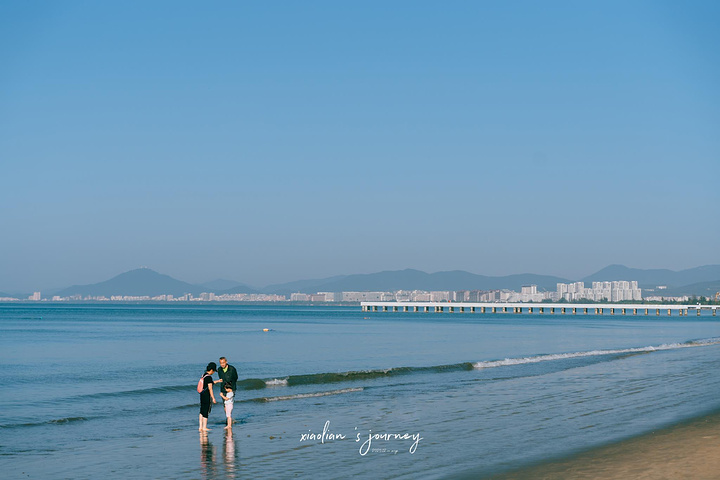 "这一段路的海边种满椰林，营造出大海、沙滩、椰林的美景，而路的另一侧则是众多的酒店、民居等等_椰梦长廊"的评论图片