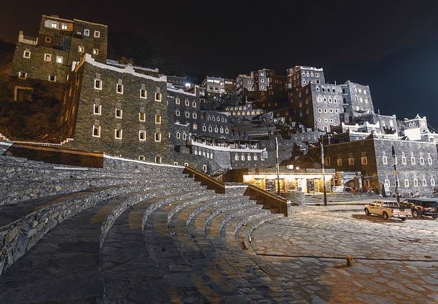 里贾尔阿尔玛村