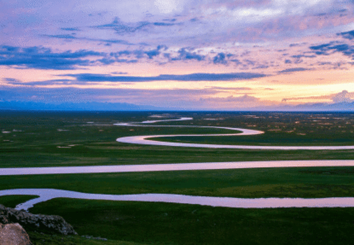 统为背景以开都河上游河曲沼泽湿地为主体的自然景观旅游区是全国最大