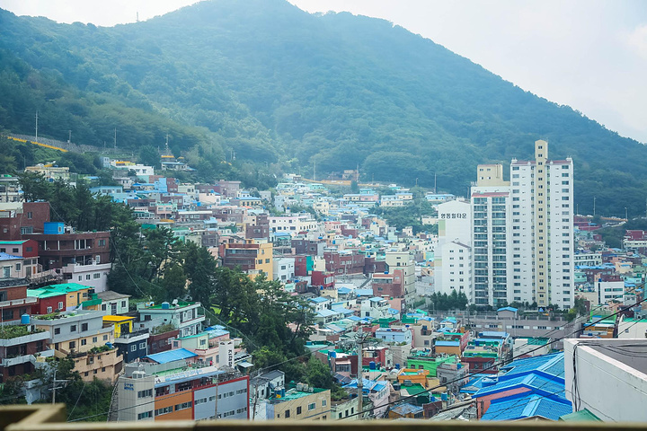 "更多的美景，还是需要你亲自过来感受。甘川文化村，现在已经成了很多文艺青年来 釜山 必打卡的景点之一_甘川文化村"的评论图片