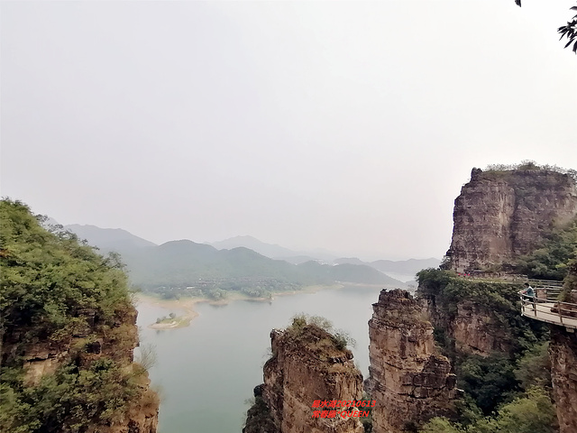 "有山有水的好地方，真心觉得这个人造景点修建的非常好。一步一景，拾级而上，美景尽收眼底_易水湖景区"的评论图片