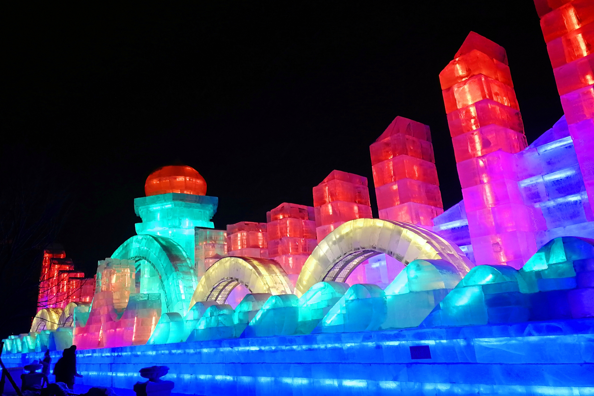 2022沈阳南湖公园冰灯图片