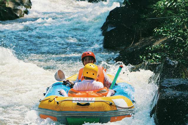 龙浒峡漂流