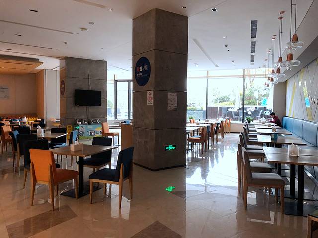 龙湖狮山天街生活广场