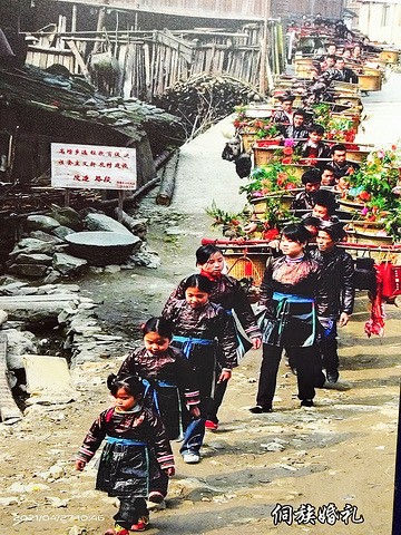 "黔东南州民族博物馆保藏有藏品10000余件，是贵州省东线旅游的一个重要景点，是全国民族团结进步..._黔东南州民族博物馆"的评论图片