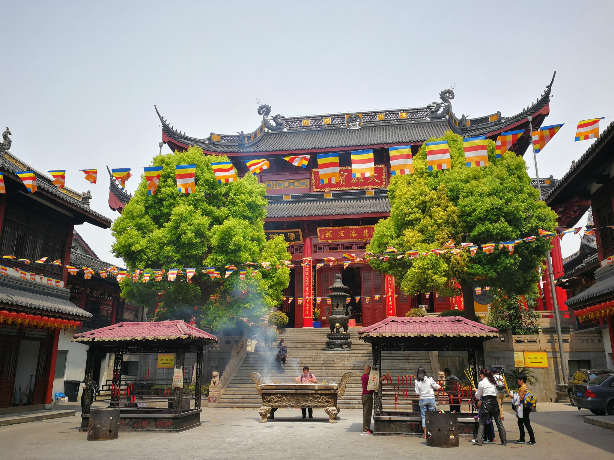 此門未開南禪寺南禪寺牌樓,旁邊就是美食街南禪寺妙光塔位於寺廟東側