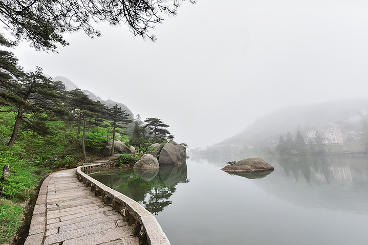 "从炼丹台上看出去的风景，天柱山西关群峰在湖畔生出新的意境_炼丹湖"的评论图片