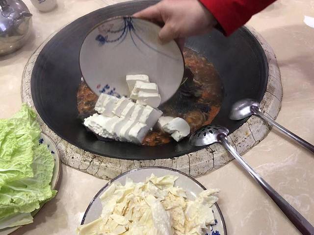 大锅大灶柴火饭庄(虹桥中路店)