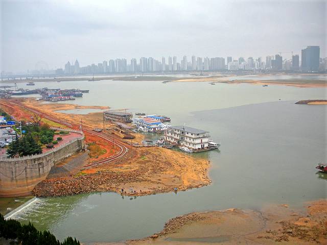 秋水广场赣江游轮