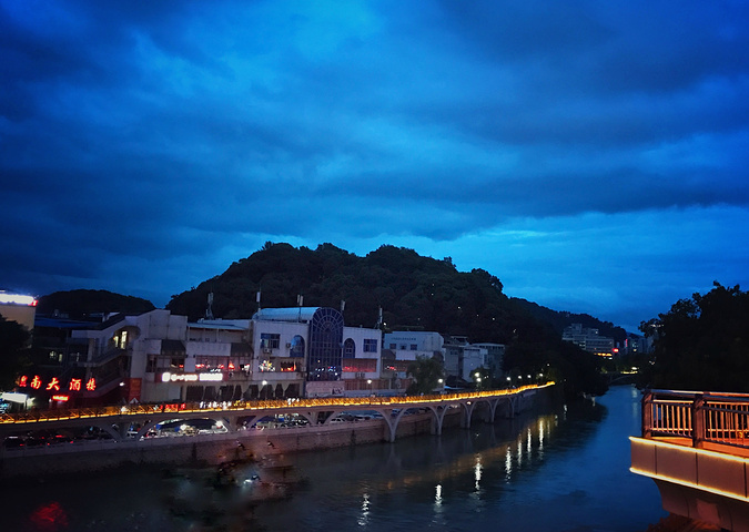 牛肉切薄片加了淀粉勾芡所以很嫩滑_罗桥牛杂"的评论图片