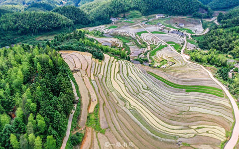 上堡梯田旅游景点攻略图