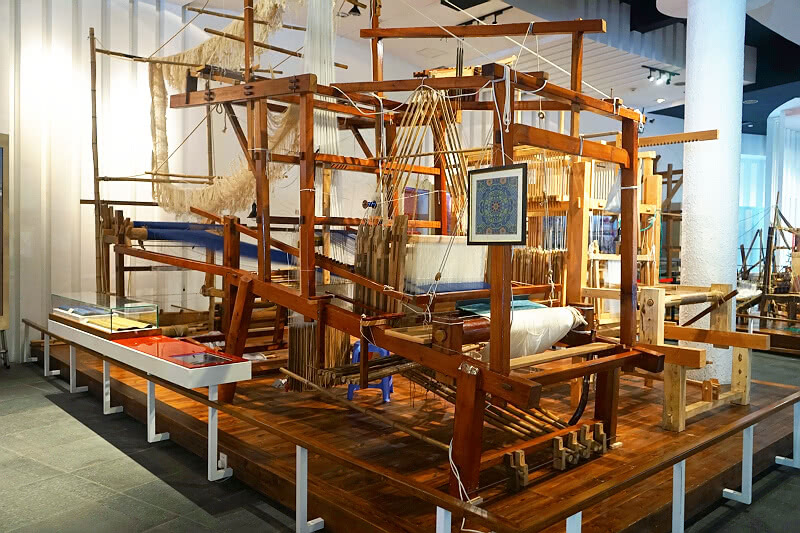 中国丝绸博物馆位于杭州市是一座全国性的丝绸专业博物馆装修风格简约