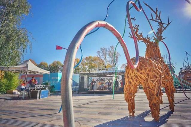 阳光100雪山艺术村