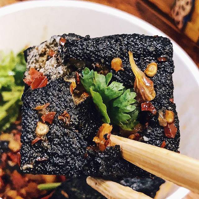 黑色经典臭豆腐