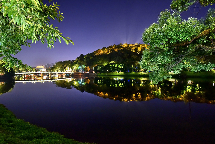 "潮州最美跑场之一：潮州西湖公园。潮州西湖公园夜晚也很美，围着公园可以夜跑_潮州西湖"的评论图片