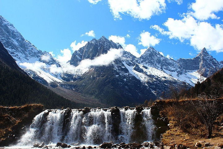 "...也为冬季旅游增加了不少乐趣，特别是古尔沟的温泉，水温可达62℃却没有硫磺味，一解乏累，身心舒畅_毕棚沟"的评论图片