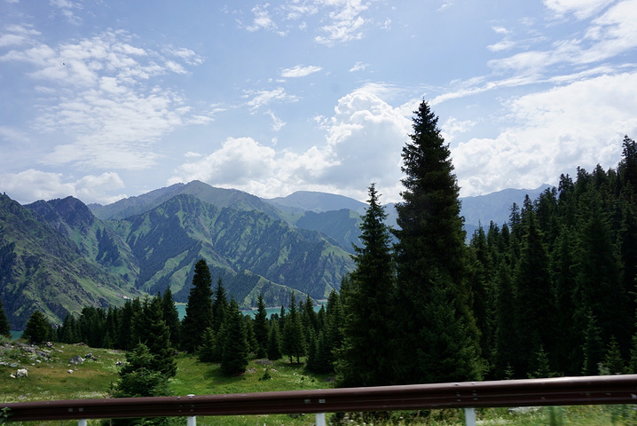 我大概2010年來過天山天池,當時還沒有馬牙山景區(2015年才開放),所以