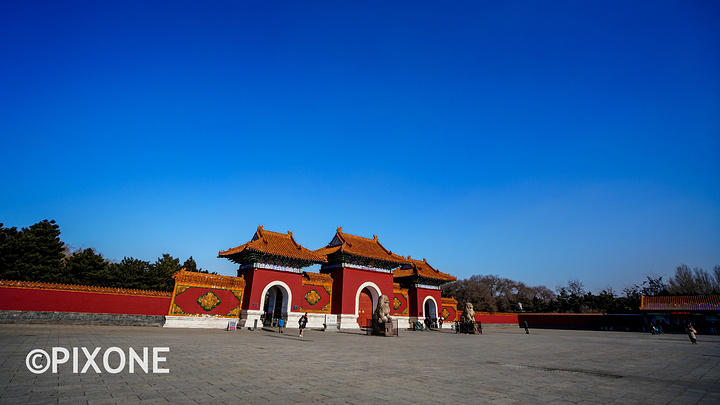 一趟是来玩的,不是来看皇家陵园的,公园内其实是有