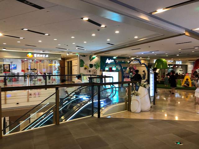 上海绿地缤纷广场(周浦店)